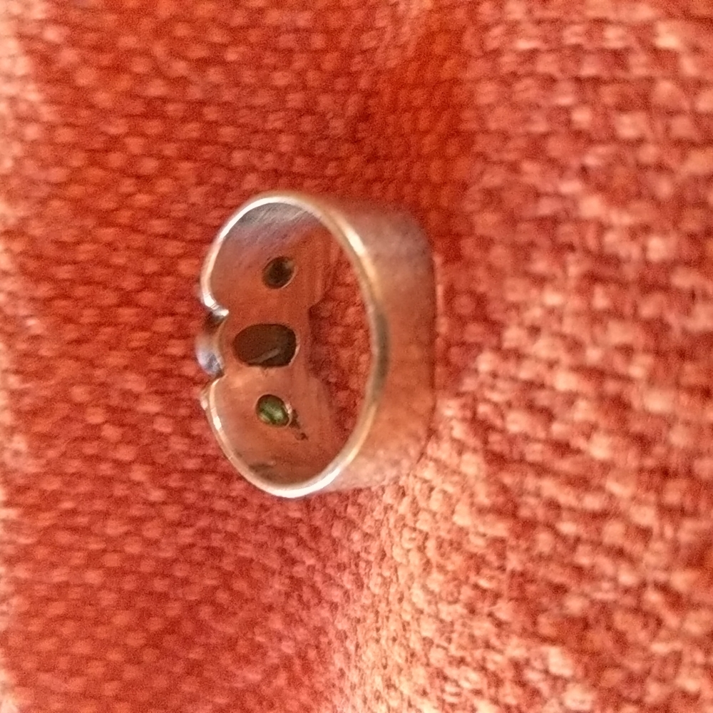 Vintage Silver and Green Stone Ring. Sz 8. - Picture 5 of 7